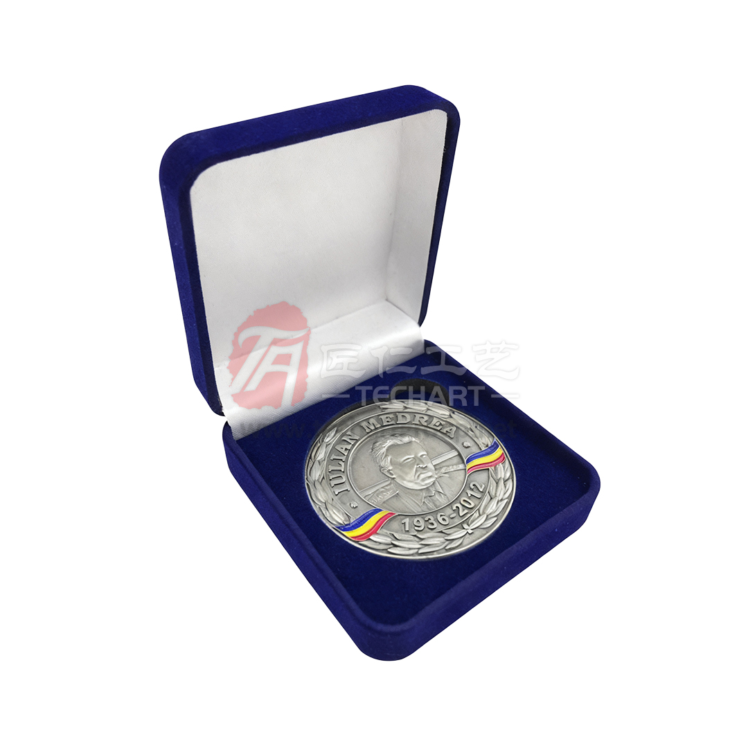 10-Velvet Gift Box.jpg